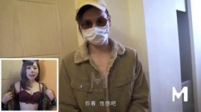 兄妹乱伦妹妹玩换装游戏最终玩过火视频